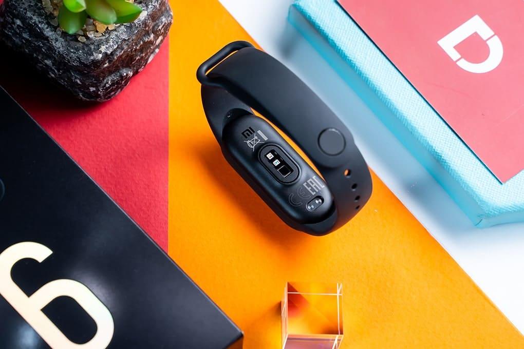 Vòng đeo tay thông minh Xiaomi Mi Band 6
