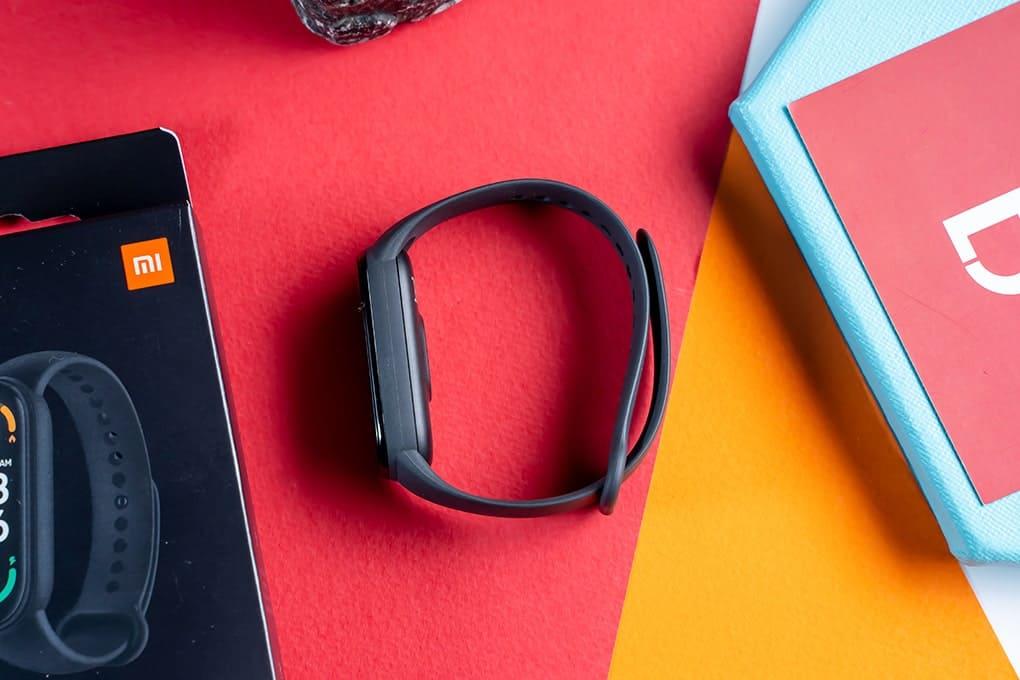 Vòng đeo tay thông minh Xiaomi Mi Band 6