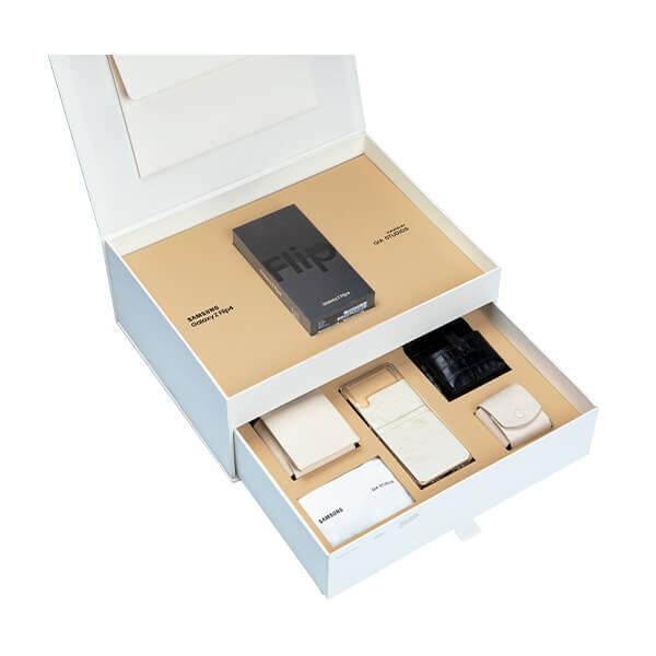 Samsung Galaxy Z Flip4 5G 256GB GIA Studio - Limit Edition