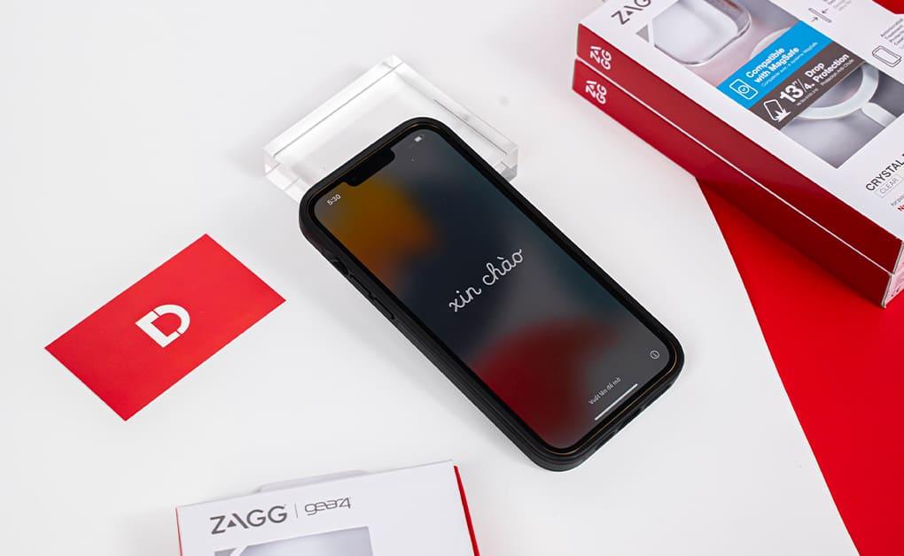 Ốp lưng iPhone 13 Pro Max - Gear4 PH Brooklyn Snap - Black - 702008229