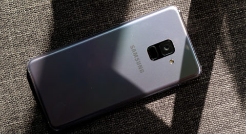 cau-hinh-samsung-galaxy-a8-2018-cong-ty-choi-lien-quan-muot-didongviet