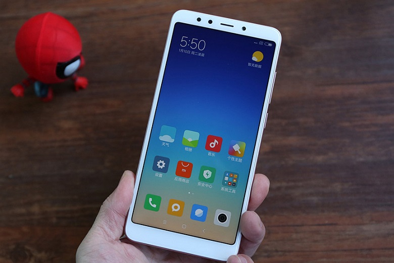 Trên tay Xiaomi Redmi 5 giá rẻ – Màn hình tràn, MIUI V9 mới