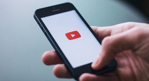 Cách chuyển giao diện Youtube sang màu đen trên thiết bị chạy iOS cach-chuyen-giao-dien-youtube-sang-mau-den-tren-thiet-bi-chay-ios