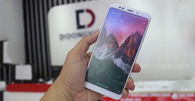 Hình ảnh Xiaomi Redmi 5 Plus RAM 4GB giá rẻ tại Di Động Việt