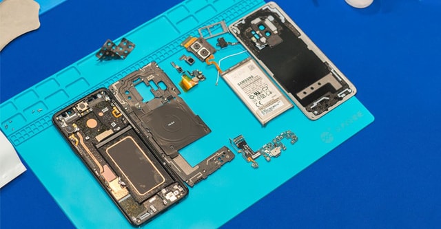 Mổ bụng Galaxy S9 Plus tại Tech Offline Di Động Việt