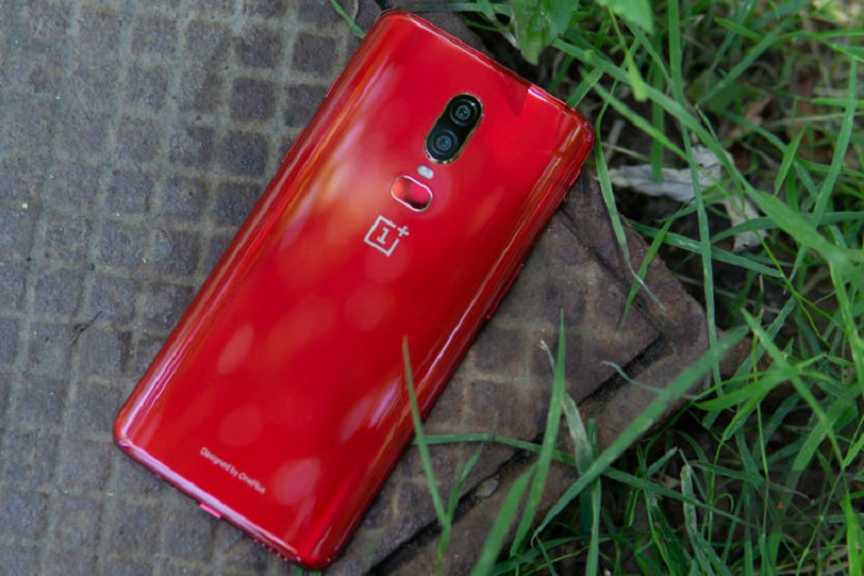 Gallery-Red-OnePlus-6-didongviet