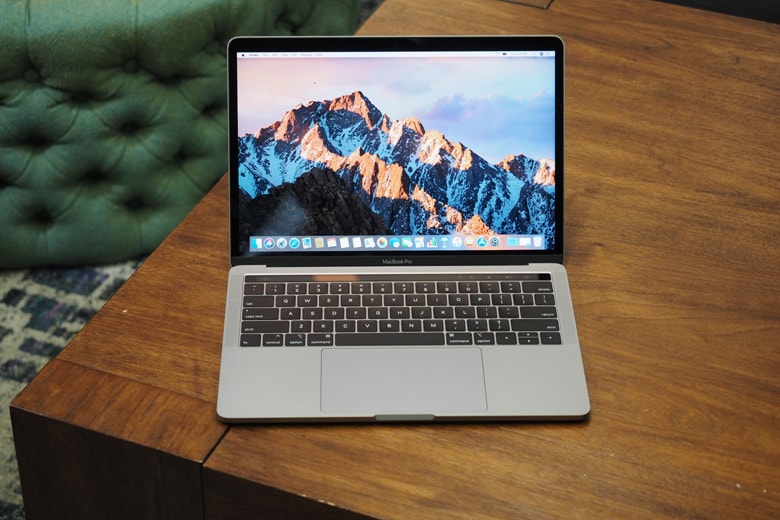 gia-macbook-pro-2018-didongviet