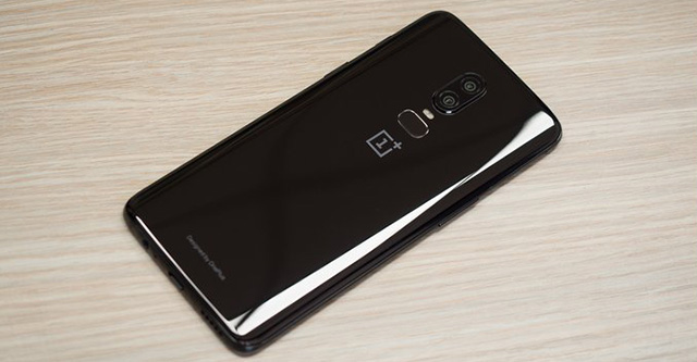 OnePlus 6T là điện thoại OnePlus đầu tiên được bán ra tại Mỹ