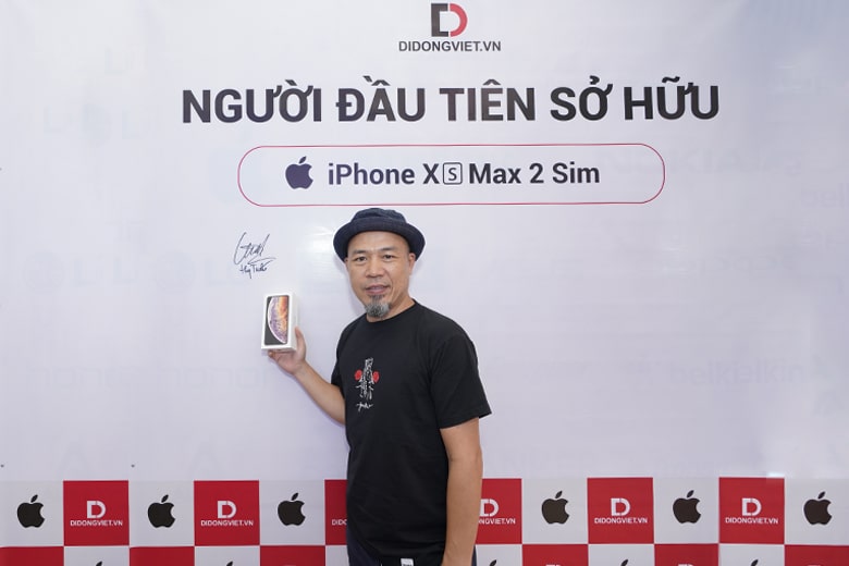 huy-tuan-so-huu-iphone-xs-max-didongviet