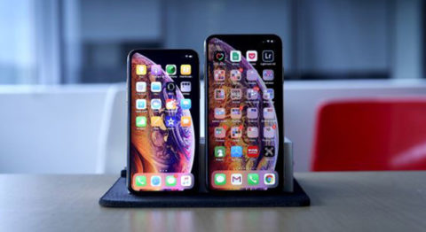 nen-chon-iphone-xs-max-hay-iphone-xr-cover-di-dong-viet