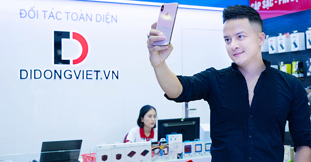 Ca sĩ Cao Thái Sơn tin tưởng chọn Di Động Việt để lên đời iPhone Xs Max 2 SIM