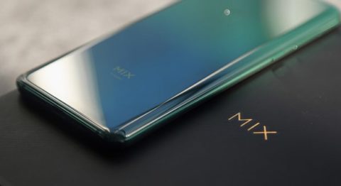 hinh-anh-xiaomi-mi-mix-3-man-hinh-truot-co-them-phien-ban-mau-xanh-ngoc