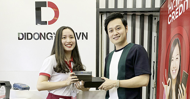 Ca sĩ Quang Vinh lên đời Galaxy Note 9 tại Di Động Việt