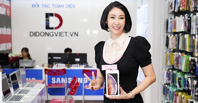 Hoa hậu Hà Kiều Anh chọn Di Động Việt làm điểm sắm iPhone Xs Max 2 SIM