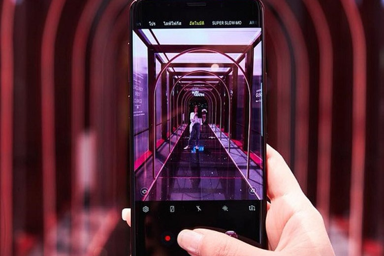 Galaxy S9 Plus trang bị camera có khẩu độ kép