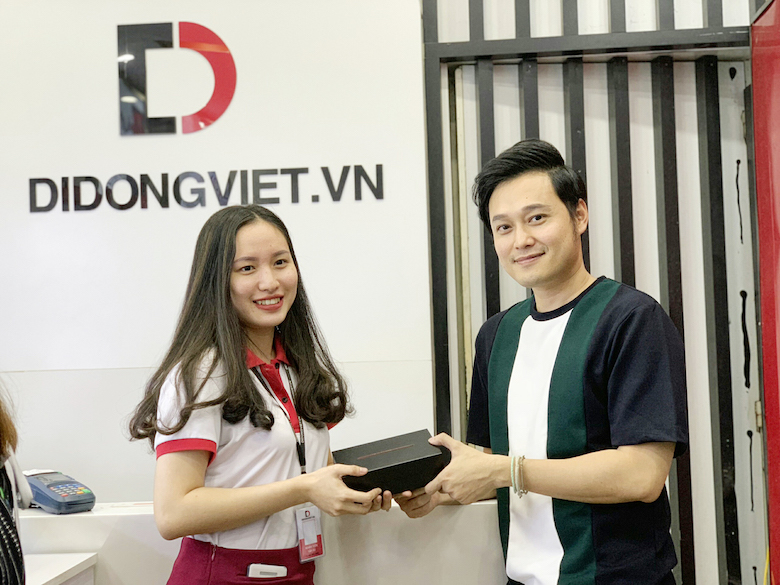 Ca sĩ Quang Vinh chọn Samsung Galaxy Note 9 tại Di Động Việt