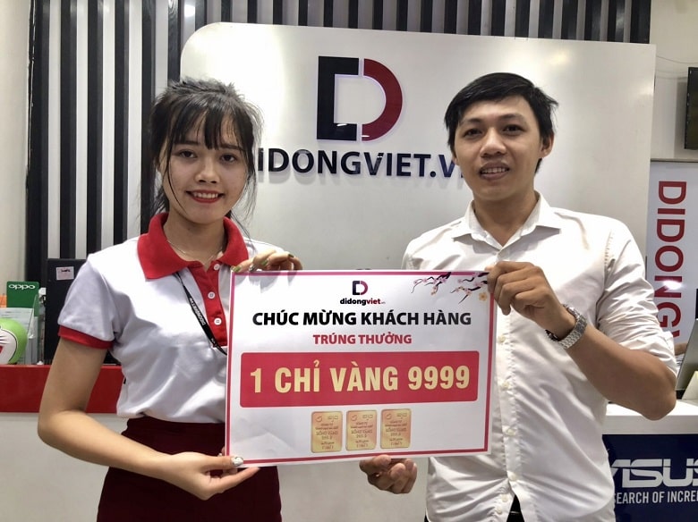 Khách hàng thứ 8 trúng vàng 9999 tại Di Động Việt