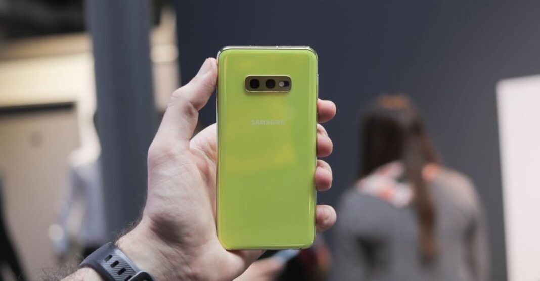 Đánh giá Galaxy S10E