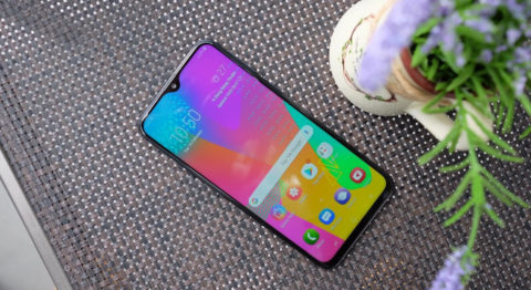 Nên mua Galaxy M20 hay Redmi Note 7 trong tầm giá hơn 4 triệu? Mua Samsung Galaxy M20