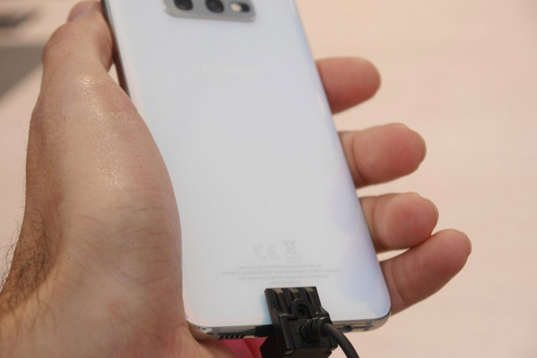 samsung galaxy s10 sẽ được cập nhật hỗ trợ sạc nhanh 25w