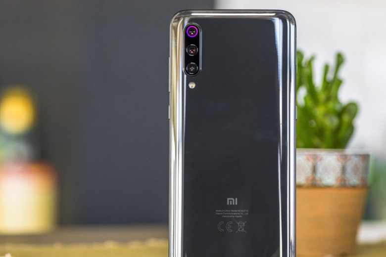 xiaomi mi 9x có cụm ba camera ở phía sau