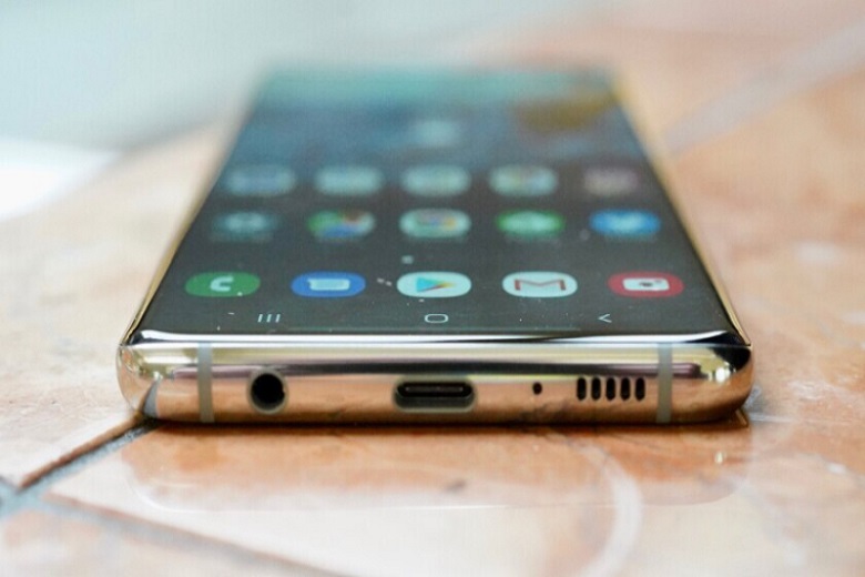 Galaxy S10 plus vẫn có jack 3.5mm