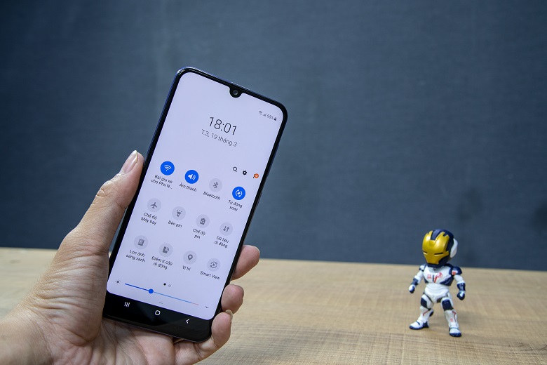 Màn hình Galaxy A30 rộng