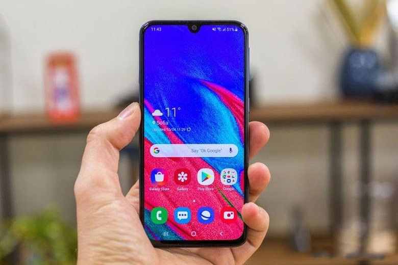 Galaxy A40 trang bị màn hình có kích thước tương đối