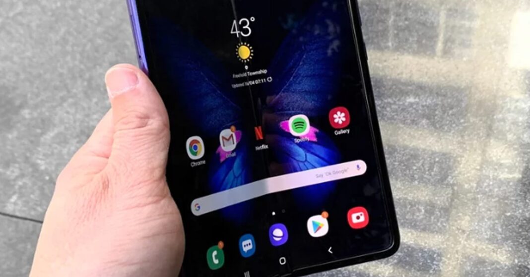 Galaxy Fold hoãn ra mắt tại Trung Quốc