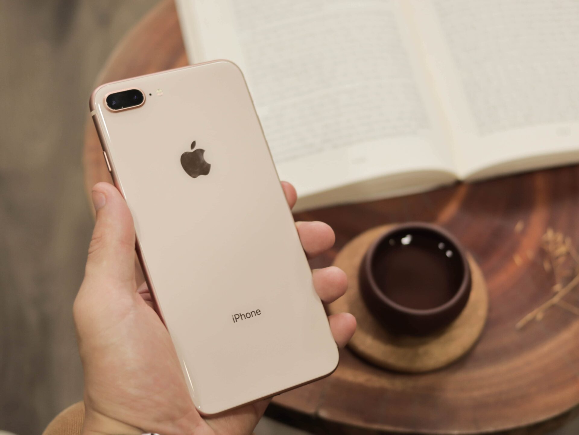 iPhone 8 Plus sang trọng và đẳng cấp