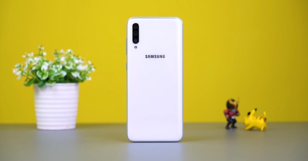 Galaxy A70 được bán ra tại Ấn Độ