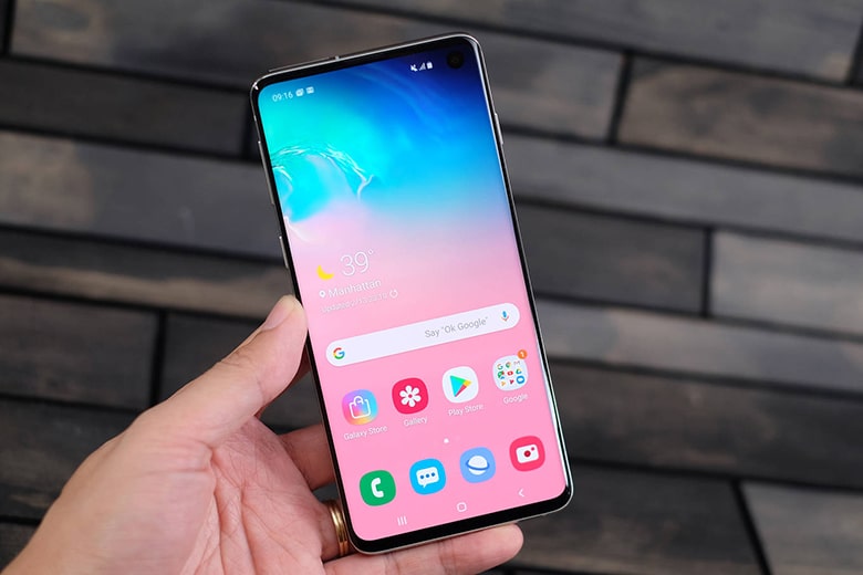 Màn hình Infinity O của S10