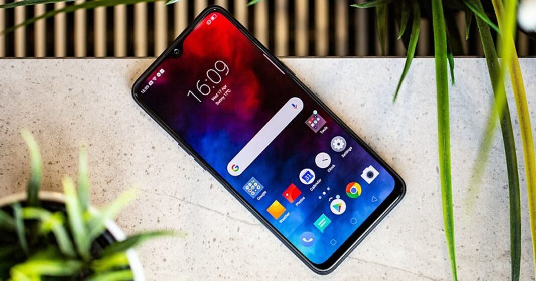 Realme 3 Pro chính thức ra mắt tại thị trường Việt Nam