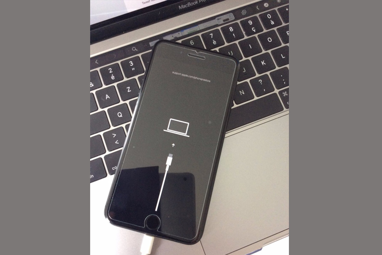 Hình ảnh khôi phục trên iOS 11 với cáp USB-C