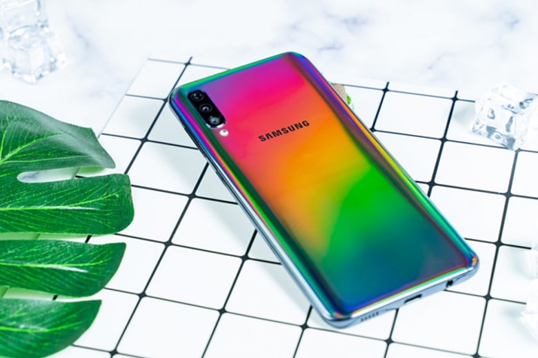 Galaxy A50 là smartphone tầm trung của Samsung