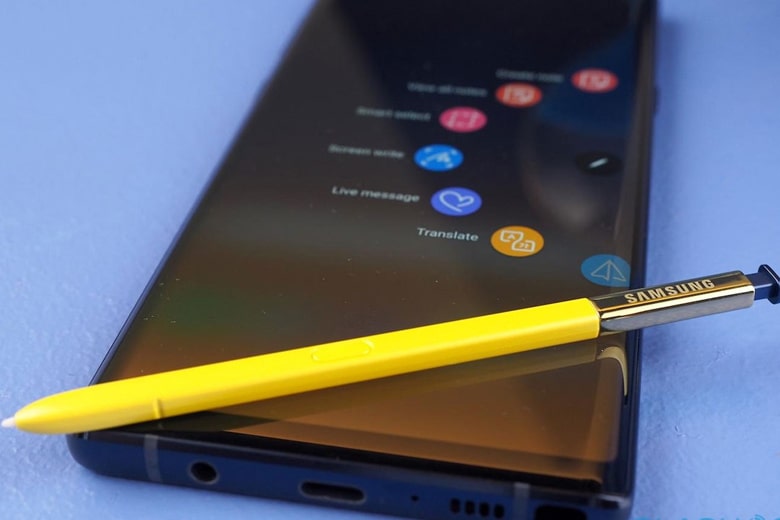 Máy sở hữu bút S-Pen truyền thống của dòng Galaxy Note