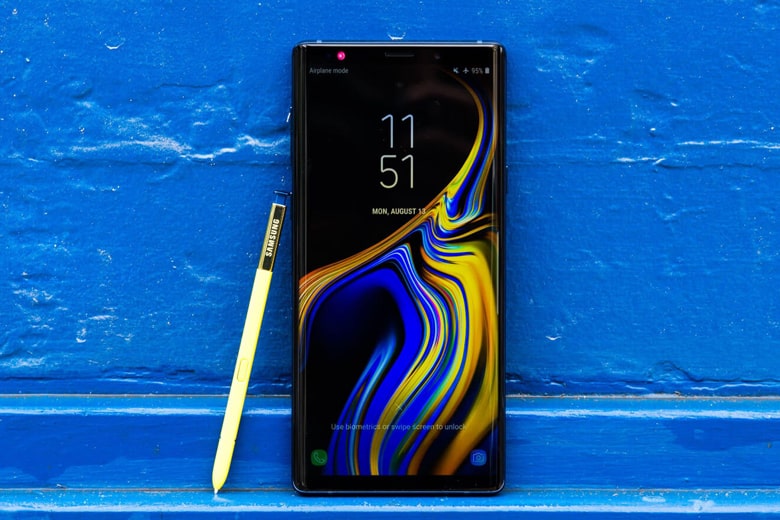 Note 10 có thiết kế hiện đại và bắt mắt