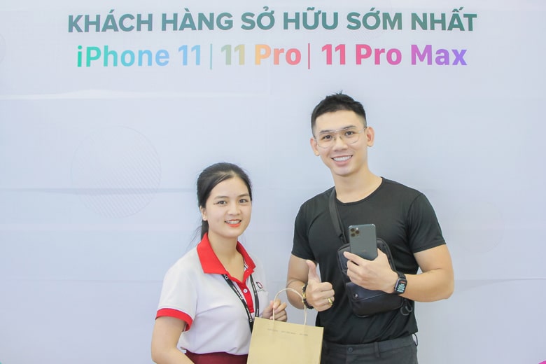 Ca sĩ Đại Nhân Trade-In lên đời iPhone 11 Pro Max