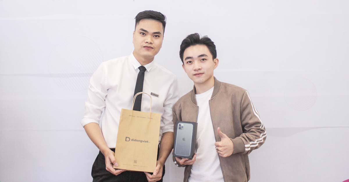 Ca sĩ Trung Quang chọn Trade-In lên đời iPhone 11 Pro Max tại Di Động Việt