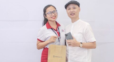 Nhạc sĩ Nguyễn Hải Phong Trade – In lên đời iPhone 11 Pro Max tại Di Động Việt
