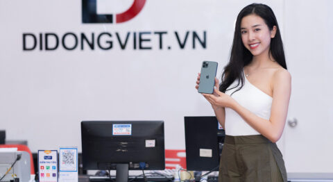 Á Hậu Thuý An tin tưởng chọn mua iPhone 11 Pro Max tại Di Động Việt Á Hậu Thuý An lên đời iPhone 11 Pro Max Di Động Việt