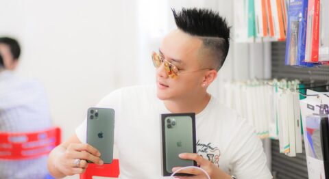 Ca sĩ Cao Thái Sơn sở hữu iPhone 11 Pro Max tại Di Động Việt ca sĩ cao thái sơn