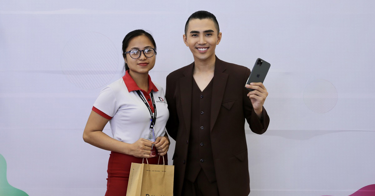 Ca sĩ Nguyễn Anh Tuấn (Will 365) lên đời iPhone 11 Pro Max tại Di Động Việt