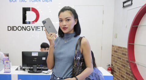 Người mẫu Tú Hảo chọn Trade-In lên đời iPhone 11 Pro Max tại Di Động Việt người mẫu Tú Hảo