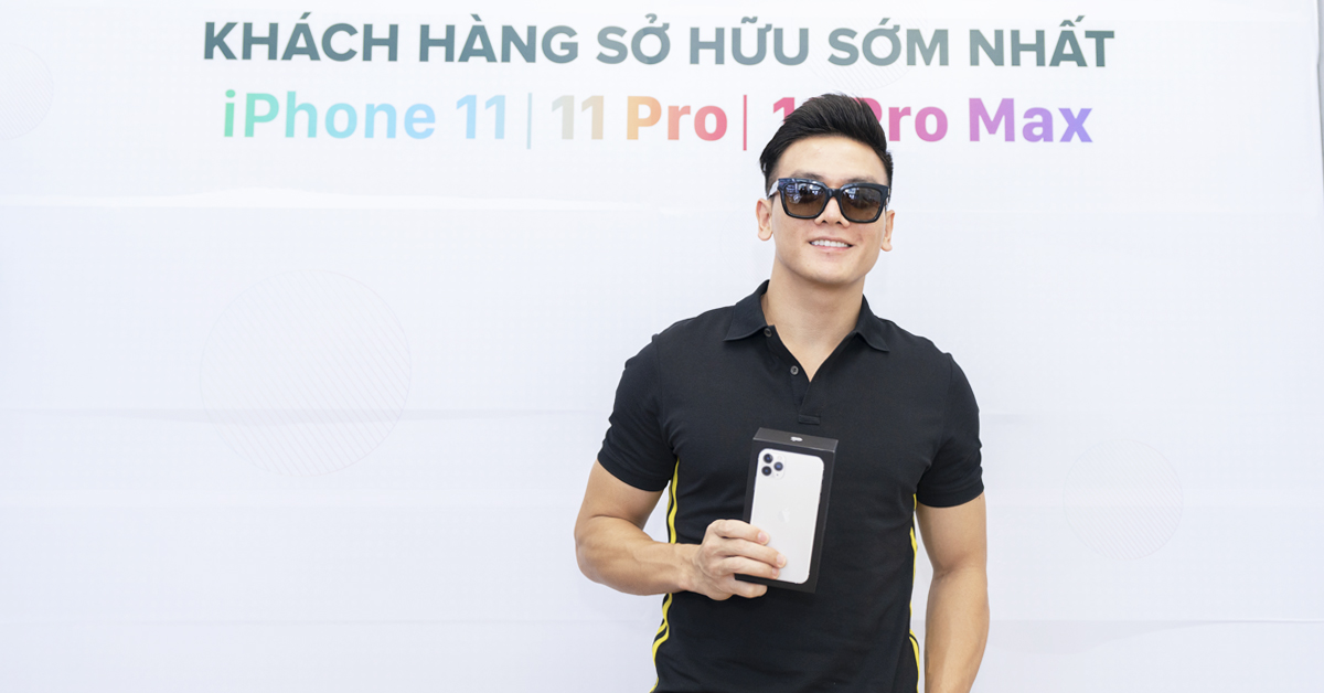 Người mẫu Lê Xuân Tiền Trade-In lên đời iPhone 11 Pro Max tại Di Động Việt