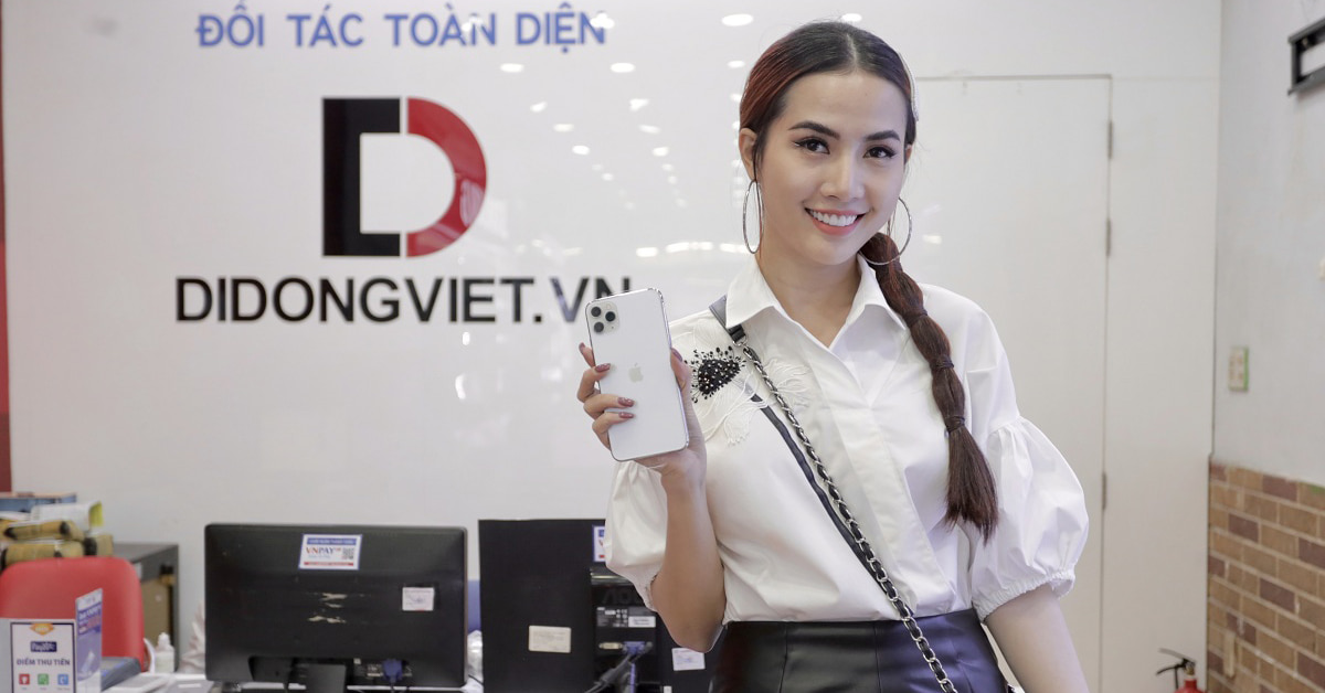 Người mẫu Phan Thị Mơ chọn mua iPhone 11 Pro Max tại Di Động Việt