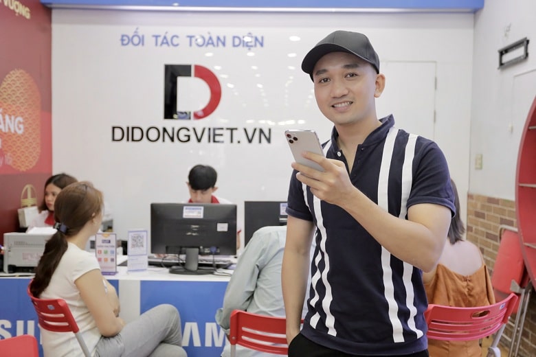 le ngoc lam len doi iphone 11 pro max didongviet