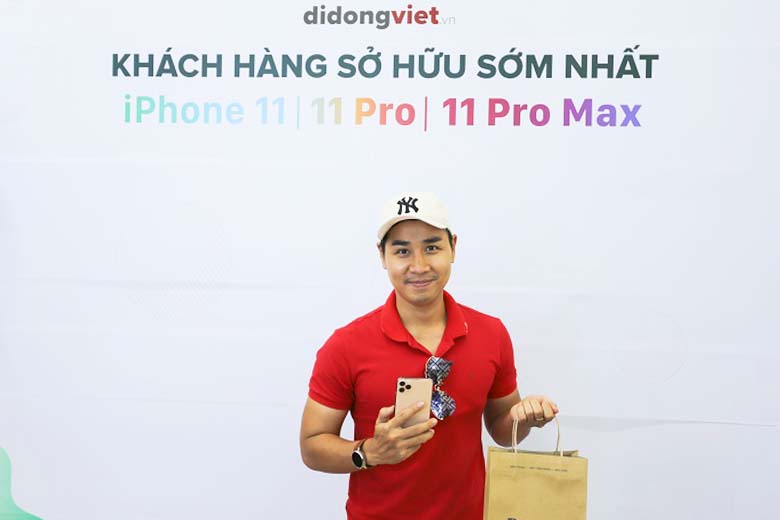 MC Nguyên Khang lên đời iPhone 11 Pro Max tại Di Động Việt