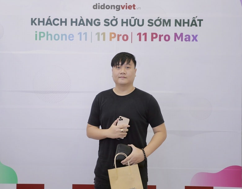 nhac si anh tu len doi iphone 11 didongviet min