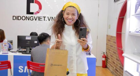 Ca sĩ Thanh Hoa chọn mua iPhone 11 Pro Max Di Động Việt